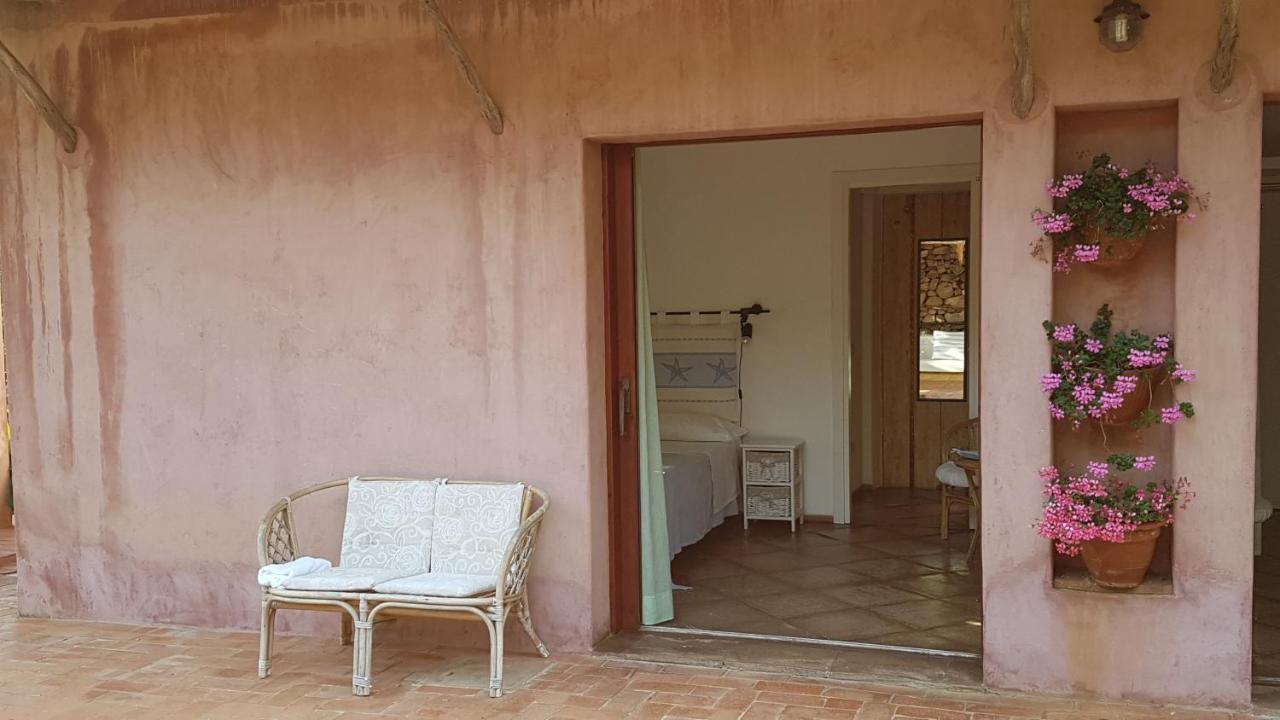 B&B Le Corti Di Aloa San Pantaleo Exterior foto