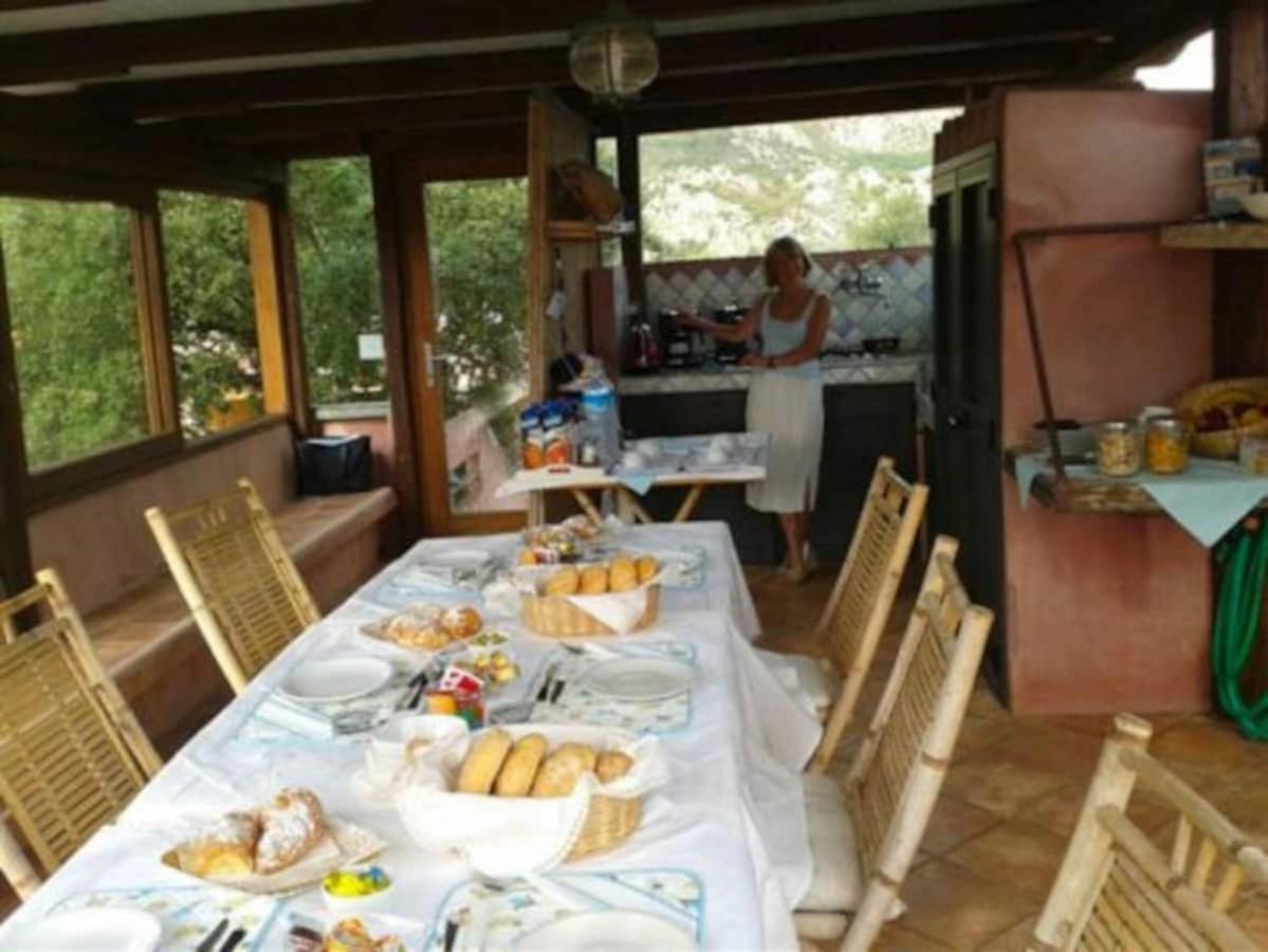 B&B Le Corti Di Aloa San Pantaleo Exterior foto